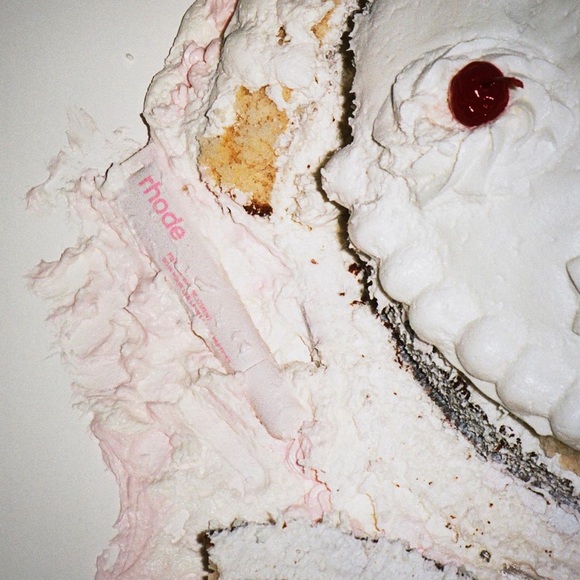 VANILLA CAKE rhode peptide lip treatment - Picture 8 of 9